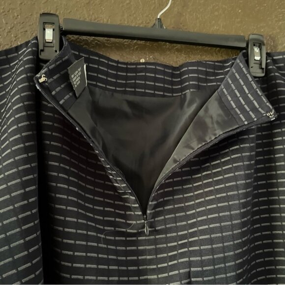 Navy Blue & White Patterned Skirt Suit with Ruffle Bottom, Size 24W - Picture 5 of 14